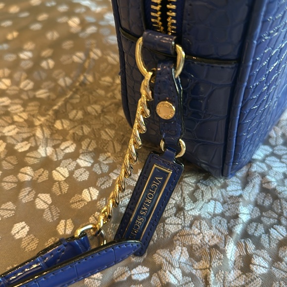 Victoria Secret Royal Blue Croc-Embossed Crossbody Bag - Picture 3 of 4